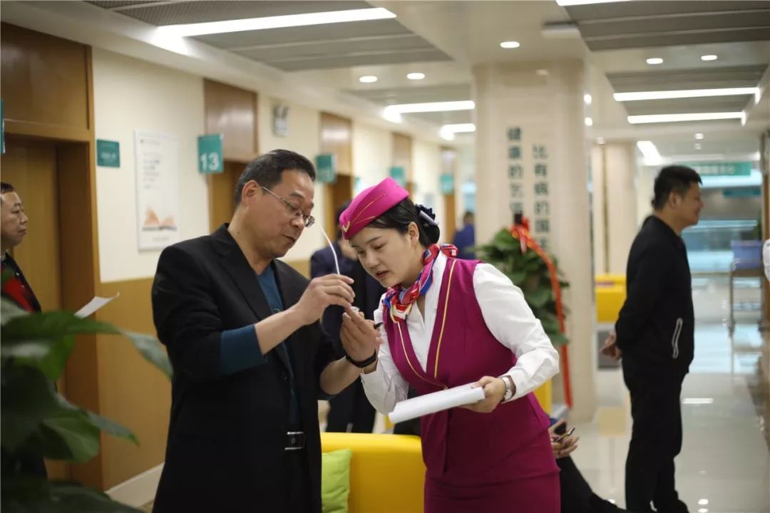 信阳24小时套医保卡(北京医保卡使用指南)